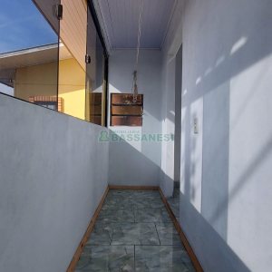Casa com 274m², 8 dormitórios, 3 vagas, no bairro Santa Fé em Caxias do Sul para Comprar