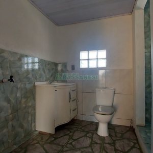 Casa com 274m², 8 dormitórios, 3 vagas, no bairro Santa Fé em Caxias do Sul para Comprar