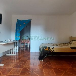 Casa com 274m², 8 dormitórios, 3 vagas, no bairro Santa Fé em Caxias do Sul para Comprar