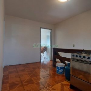 Casa com 274m², 8 dormitórios, 3 vagas, no bairro Santa Fé em Caxias do Sul para Comprar