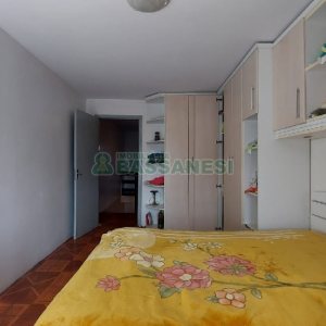 Casa com 274m², 8 dormitórios, 3 vagas, no bairro Santa Fé em Caxias do Sul para Comprar