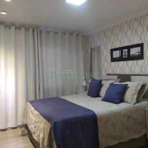 Casa com 281m², 6 dormitórios, 3 vagas, no bairro Cidade Nova em Caxias do Sul para Comprar