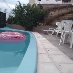 Casa com 281m², 6 dormitórios, 3 vagas, no bairro Cidade Nova em Caxias do Sul para Comprar