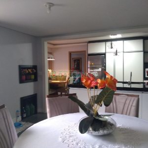 Casa com 281m², 6 dormitórios, 3 vagas, no bairro Cidade Nova em Caxias do Sul para Comprar