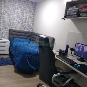 Casa com 281m², 6 dormitórios, 3 vagas, no bairro Cidade Nova em Caxias do Sul para Comprar