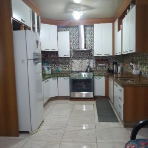 Casa com 281m², 6 dormitórios, 3 vagas, no bairro Cidade Nova em Caxias do Sul para Comprar