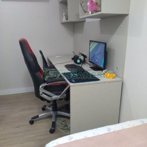 Casa com 281m², 6 dormitórios, 3 vagas, no bairro Cidade Nova em Caxias do Sul para Comprar