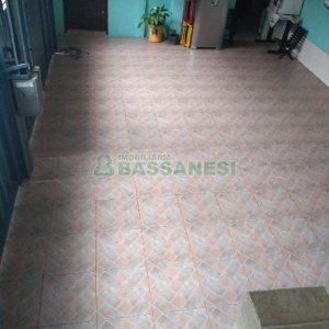 Casa com 281m², 6 dormitórios, 3 vagas, no bairro Cidade Nova em Caxias do Sul para Comprar