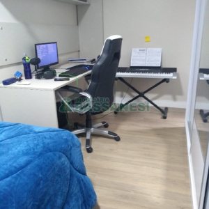 Casa com 281m², 6 dormitórios, 3 vagas, no bairro Cidade Nova em Caxias do Sul para Comprar