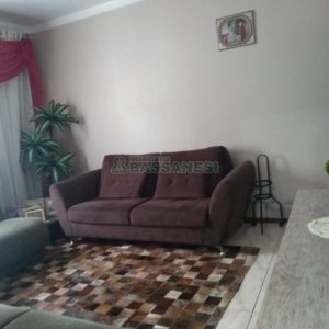 Casa com 281m², 6 dormitórios, 3 vagas, no bairro Cidade Nova em Caxias do Sul para Comprar