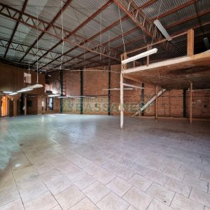 Pavilhão com 450m², no bairro São José em Caxias do Sul para Comprar