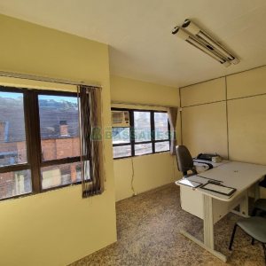 Pavilhão com 450m², no bairro São José em Caxias do Sul para Comprar