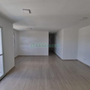 Apartamento com 80m², 2 dormitórios, 1 vaga, no bairro De Lazzer em Caxias do Sul para Comprar