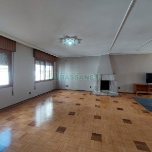 Apto Mobiliado com 269m², 4 dormitórios, 2 vagas, no bairro São Pelegrino em Caxias do Sul para Alugar