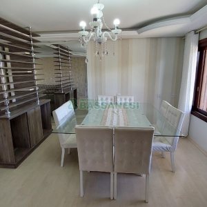 Casa com 213m², 3 dormitórios, 4 vagas, no bairro Desvio Rizzo em Caxias do Sul para Comprar