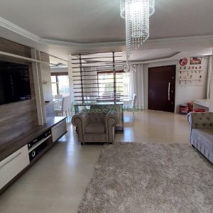 Casa com 213m², 3 dormitórios, 4 vagas, no bairro Desvio Rizzo em Caxias do Sul para Comprar