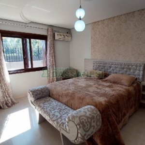 Casa com 213m², 3 dormitórios, 4 vagas, no bairro Desvio Rizzo em Caxias do Sul para Comprar