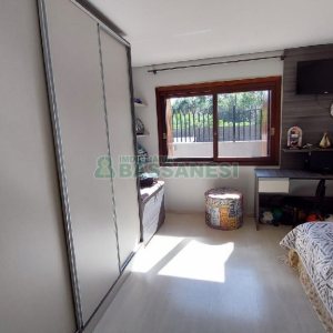 Casa com 213m², 3 dormitórios, 4 vagas, no bairro Desvio Rizzo em Caxias do Sul para Comprar
