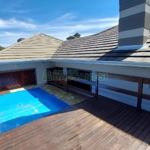 Casa com 213m², 3 dormitórios, 4 vagas, no bairro Desvio Rizzo em Caxias do Sul para Comprar