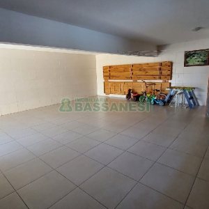 Casa com 213m², 3 dormitórios, 4 vagas, no bairro Desvio Rizzo em Caxias do Sul para Comprar