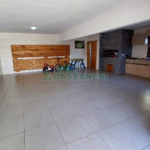 Casa com 213m², 3 dormitórios, 4 vagas, no bairro Desvio Rizzo em Caxias do Sul para Comprar
