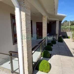 Casa com 213m², 3 dormitórios, 4 vagas, no bairro Desvio Rizzo em Caxias do Sul para Comprar