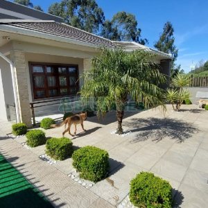 Casa com 213m², 3 dormitórios, 4 vagas, no bairro Desvio Rizzo em Caxias do Sul para Comprar