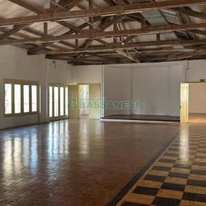 Sala com 280m², no bairro Centro em Caxias do Sul para Alugar