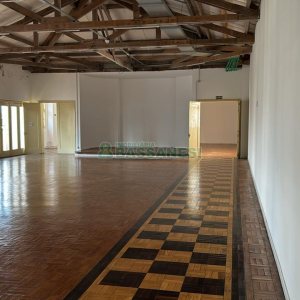 Sala com 280m², no bairro Centro em Caxias do Sul para Alugar