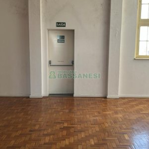 Sala com 280m², no bairro Centro em Caxias do Sul para Alugar