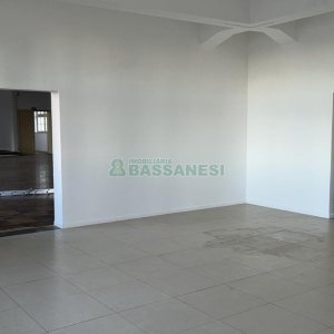 Sala com 280m², no bairro Centro em Caxias do Sul para Alugar