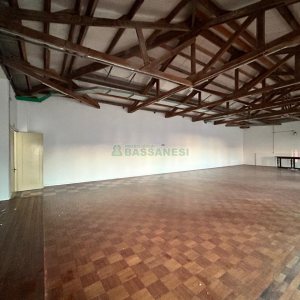 Sala com 280m², no bairro Centro em Caxias do Sul para Alugar
