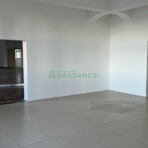 Sala com 280m², no bairro Centro em Caxias do Sul para Alugar