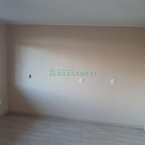 Casa com 208m², 3 dormitórios, 3 vagas, no bairro Planalto em Caxias do Sul para Comprar