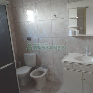 Casa com 208m², 3 dormitórios, 3 vagas, no bairro Planalto em Caxias do Sul para Comprar