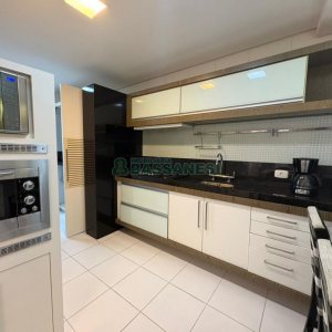 Apto Mobiliado com 85m², 2 dormitórios, 2 vagas, no bairro Charqueadas em Caxias do Sul para Alugar