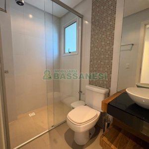 Apto Mobiliado com 85m², 2 dormitórios, 2 vagas, no bairro Charqueadas em Caxias do Sul para Alugar