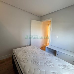 Apto Mobiliado com 85m², 2 dormitórios, 2 vagas, no bairro Charqueadas em Caxias do Sul para Alugar