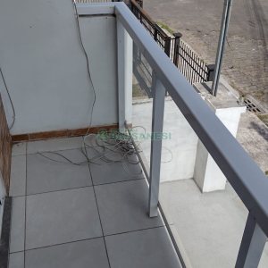 Sobrado com 73m², 3 dormitórios, 1 vaga, no bairro Esplanada em Caxias do Sul para Comprar