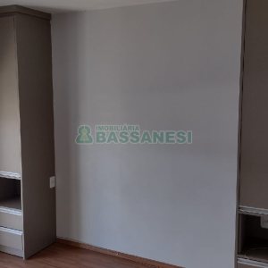 Sobrado com 73m², 3 dormitórios, 1 vaga, no bairro Esplanada em Caxias do Sul para Comprar