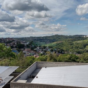 Sobrado com 73m², 3 dormitórios, 1 vaga, no bairro Esplanada em Caxias do Sul para Comprar