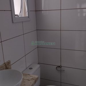 Sobrado com 73m², 3 dormitórios, 1 vaga, no bairro Esplanada em Caxias do Sul para Comprar