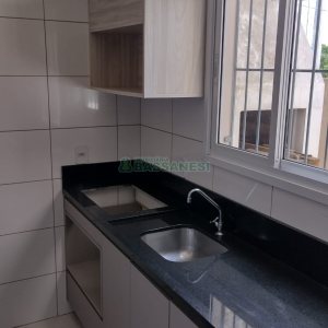 Sobrado com 73m², 3 dormitórios, 1 vaga, no bairro Esplanada em Caxias do Sul para Comprar