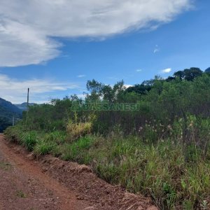 Chácara, 2 dormitórios, 1 vaga, no bairro Galópolis em Caxias do Sul para Comprar