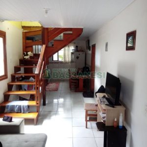 Casa com 61m², 3 dormitórios, 2 vagas, no bairro Jardim Iracema em Caxias do Sul para Comprar