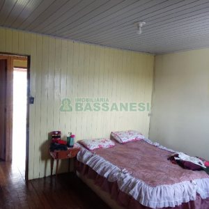 Casa com 61m², 3 dormitórios, 2 vagas, no bairro Jardim Iracema em Caxias do Sul para Comprar