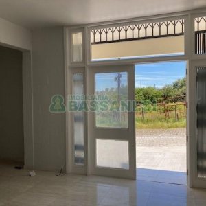 Pavilhão com 483m², no bairro São Virgílio em Caxias do Sul para Alugar