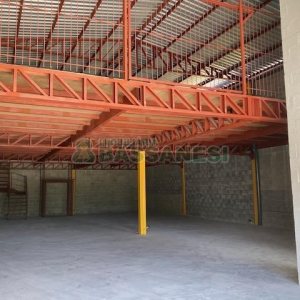 Pavilhão com 483m², no bairro São Virgílio em Caxias do Sul para Alugar