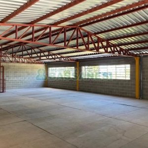 Pavilhão com 483m², no bairro São Virgílio em Caxias do Sul para Alugar