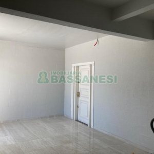 Pavilhão com 483m², no bairro São Virgílio em Caxias do Sul para Alugar